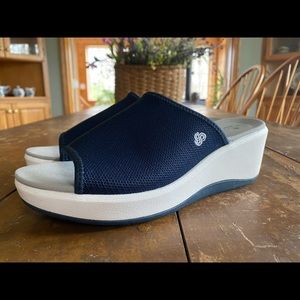 Clarks Cloudsteppers sandals